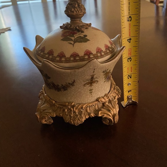 Copy of Antique Keepsake - Picture 2 of 4